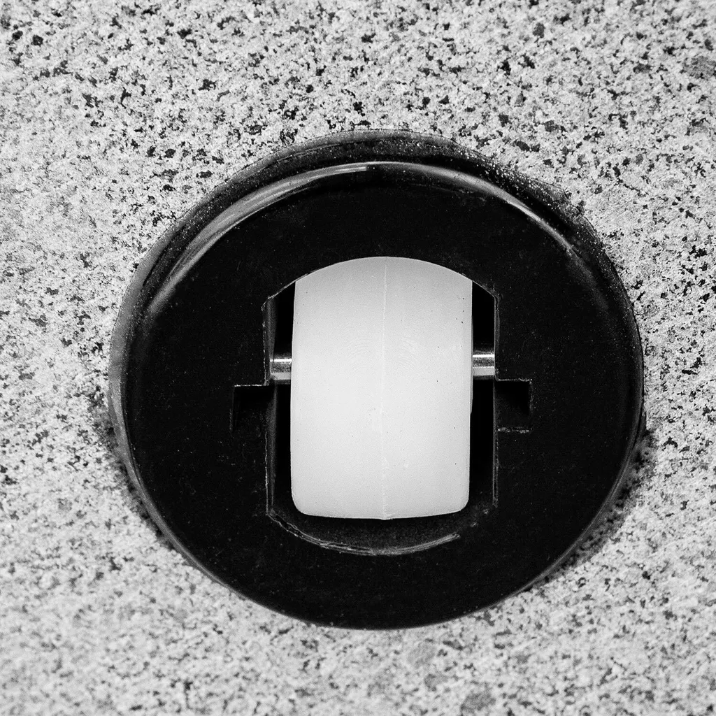 Sonnenschirmständer Rund 30kg Rollbar Hellgrau Poliert 4 Sonnenschirmständer Rund 30kg Rollbar Hellgrau Poliert – Bild 4