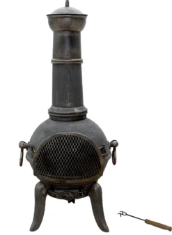 Jago® Terrassenofen Mit Funkenfluggitter - Aus Gußeisen Im Klassischen Design, 108cm Hoch, Inklusive Schürhaken, Funkenschutz - Vintage Gartenofen, Rustikaler Look, Gartenkamin, Feuerstelle, Feuerkorb -Grünwelt Exporteren Garten-Winkel 31961c65dfeedacfc6d4985851d7df37