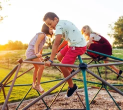 Lifetime Geometrisches Klettergerüst, Kletterkugel "Geodome" Mit Abdeckung, Spielzelt Grün / Bronze Ø 305 X 152 Cm -Grünwelt Exporteren Garten-Winkel 36c94096f66ad1b3155a0568e9c9b410