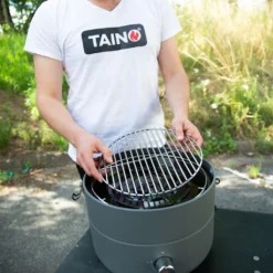 TAINO Grill-to-Go Portabler Gasgrill Campinggrill Kugelgrill Grau -Grünwelt Exporteren Garten-Winkel 4b60ba8e31aaa9083a8c521d5ded973d