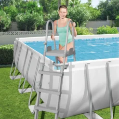 Bestway Power Steel™ Frame Pool Komplett-Set, Eckig, Mit Sandfilteranlage, Sicherheitsleiter & Abdeckplane 732 X 366 X 132 Cm 28 Bestway Power Steel™ Frame Pool Komplett-Set, Eckig, Mit Sandfilteranlage, Sicherheitsleiter & Abdeckplane 732 X 366 X 132 Cm -Grünwelt Exporteren Garten-Winkel 5cba9e08e628a9ac0ab758d6cf1575c9