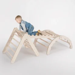 MAMOI® Klettergerüst Indoor, Kletterdreieck Mit Rutsche Aus Holz, Kletterbogen, Baby Kinder Klettern, Regenbogenwippe Mit Rutschbrett, Holzbogen Triangle Für Spielplatz Ab 1/2/3 Jahre -Grünwelt Exporteren Garten-Winkel 60081f69d9847cce0880a7f4a72dbf80