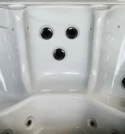 Outdoorwhirlpool Oasis Maxi Weiß Inkl. Treppe Und Abdeckung - 210 X 210 X 92cm -Grünwelt Exporteren Garten-Winkel aa9a25b61a0be8cee360f292c9c7db60