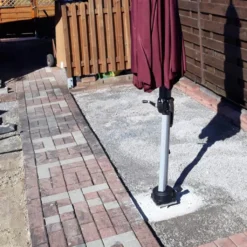 EINFEBEN Universal Bodenplatte Metall Sonnenschirmstaender Fuer Sonnenschirm Ampelschirm Kurbelschirm Bodentraeger Bodenanker Einfache Montage 16 X 16 Cm -Grünwelt Exporteren Garten-Winkel ba5df3a3132f2d99371edd9de6134040