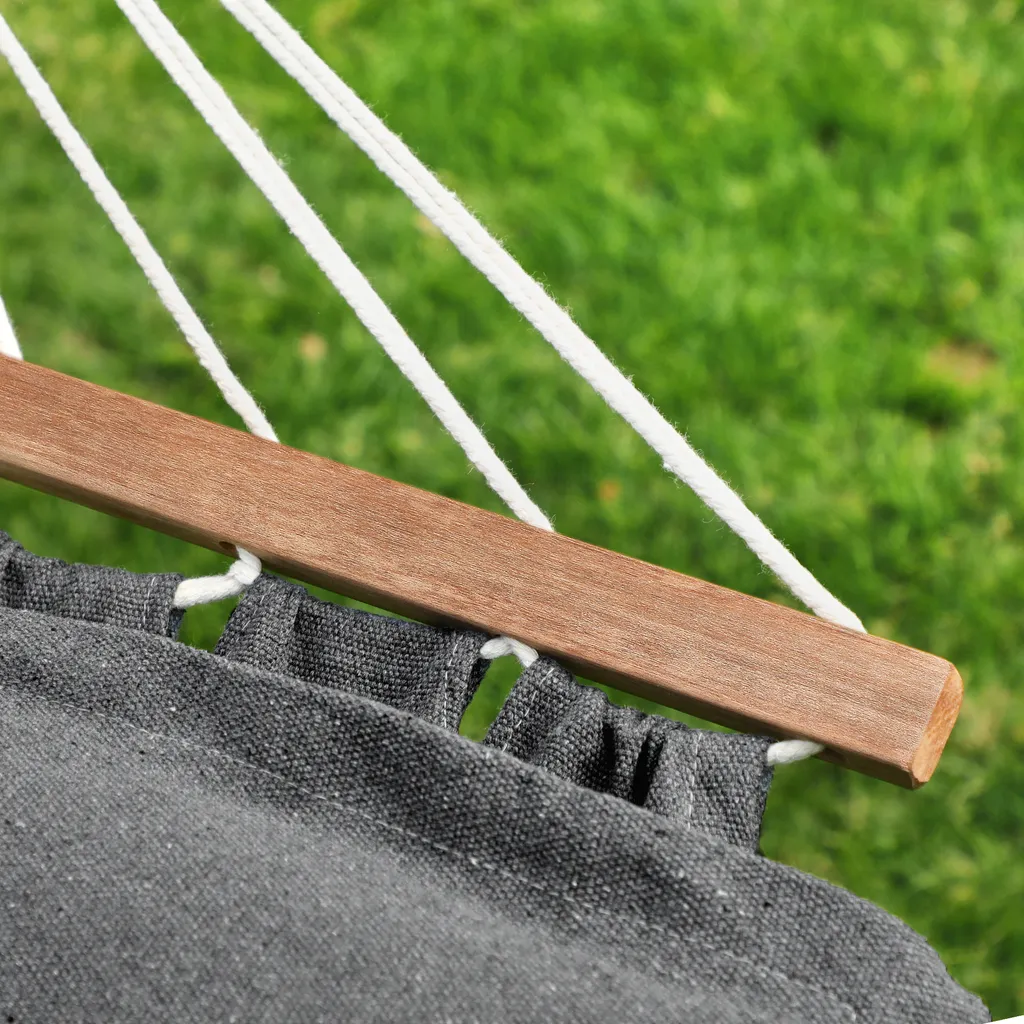 SONGMICS Hängematte, 210 X 150 Cm, Mit 2 Kissen, Bis Zu 300 Kg Belastbar, Mit 2 Holzstangen, Outdoor, Grau GDC022G01 10 SONGMICS Hängematte, 210 X 150 Cm, Mit 2 Kissen, Bis Zu 300 Kg Belastbar, Mit 2 Holzstangen, Outdoor, Grau GDC022G01 – Bild 10